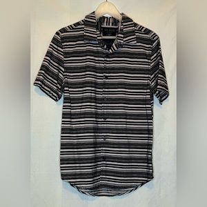 Men’s Guess Button-up Shortsleeved Collar Shirt